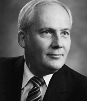 Photo of Dr Allan Perry MD Photo of Dr Allan Perry MD